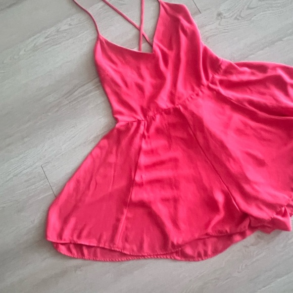 Vibrant Coral Pink Crosscross Strappy Romper - Picture 3 of 12